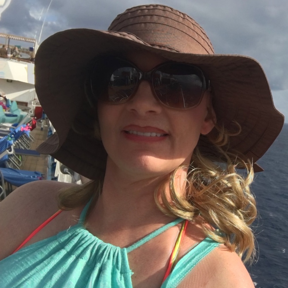 Meet your Posher, Lori